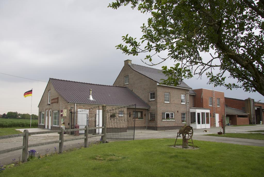 Breeden Steeger Hoeve Lichtervelde Exterior photo
